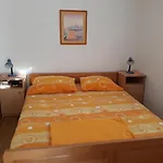 With A Parking Space Jelsa, Hvar - 8746 Apartamento *